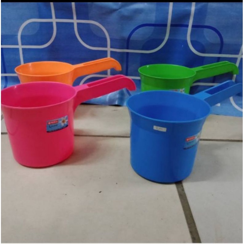 Gayung Mandi Lion Star/ Gayung Plastik Besar / Gayung Lion star Murah