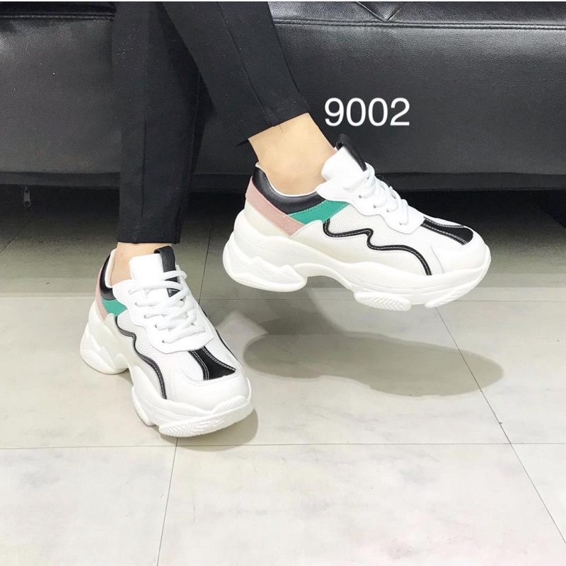 sneakers 9002c size 36,37 tinggi 5cm wanita import realpict