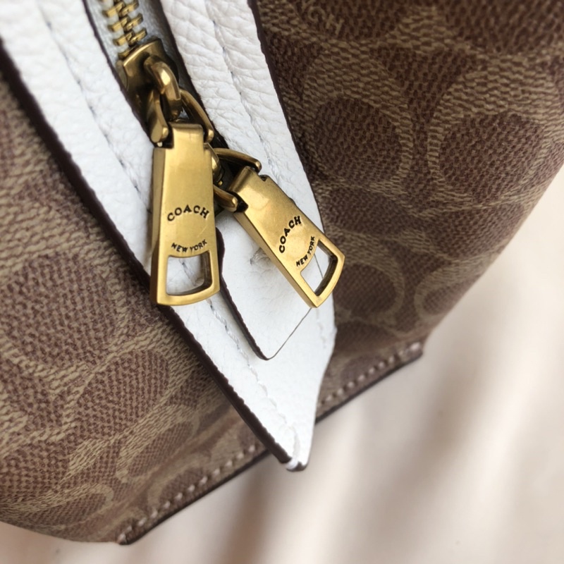 Coach Dalton 31 With Signature Canvas Blocking(76078)