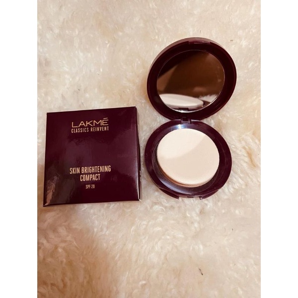 LAKME  bedak Padat
