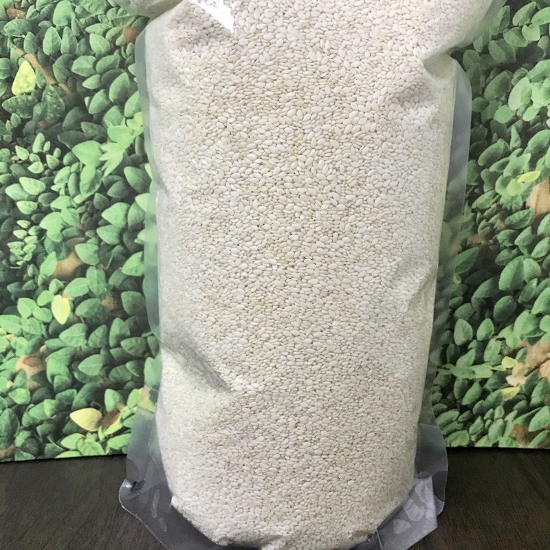 

Biji Wijen Putih Mentah Super Premium 1kg / Raw White Sesame Seed Premium 1kg