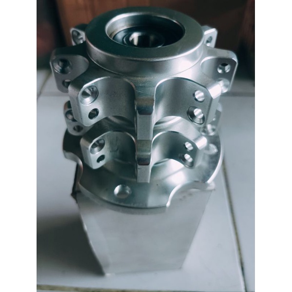 tromol becak roda depan beat vario warna silver dari ride it