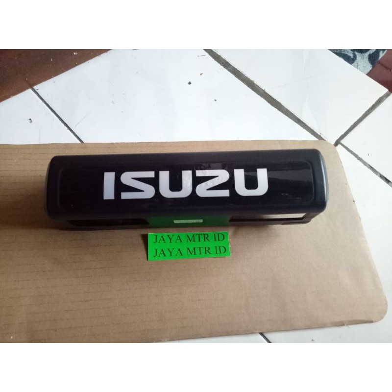 Lampu plat no isuzu panther