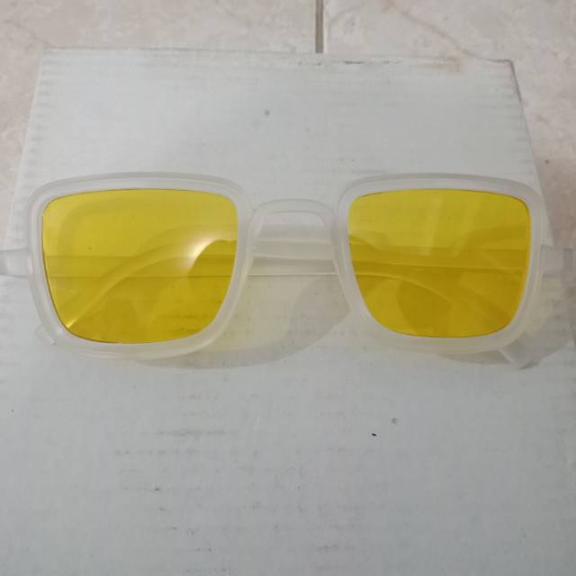 Kacamata lensa kuning CHN104