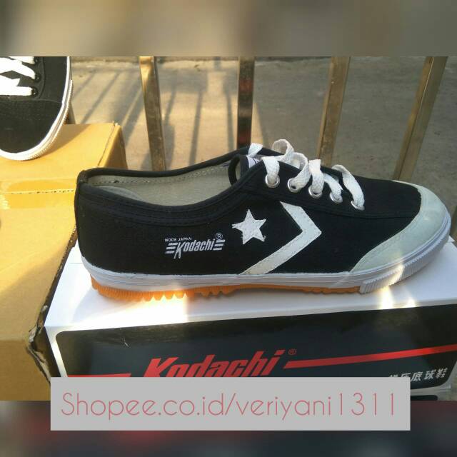 SEPATU KODACHI BINTANG 8119 HITAM PUTIH/sepatu sekolah hitam putih /sepatu capung kodachi original
