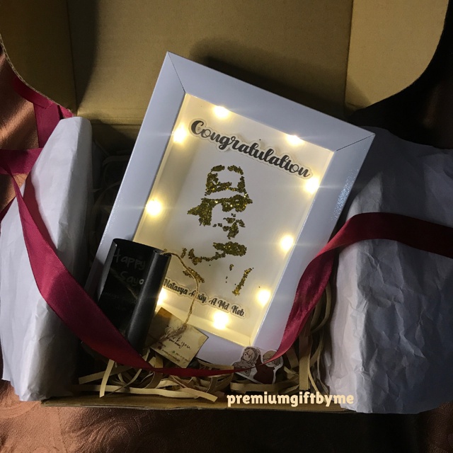 [BOX PREMIUM+BUBBLE] CUSTOM Frame Glitter 3D 5R LED Kado Ultah Hadiah Pernikahan Gift Paket Wisuda Ulang Tahun Tunangan Kelahiran Hampers Premium Murah Unik Estetik Aesthetic Sahabat Pacar Istri Bayi Anak Box Figura Pigura Lampu