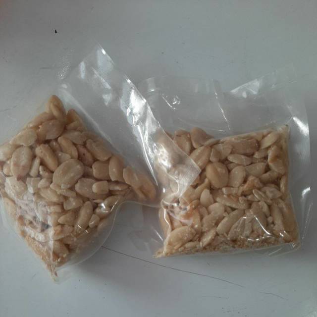 

Kacang Kenari