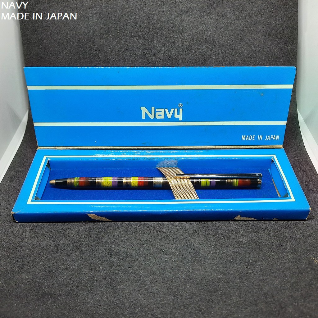 

Navy Ballpoint Twist Made in Japan Full Set