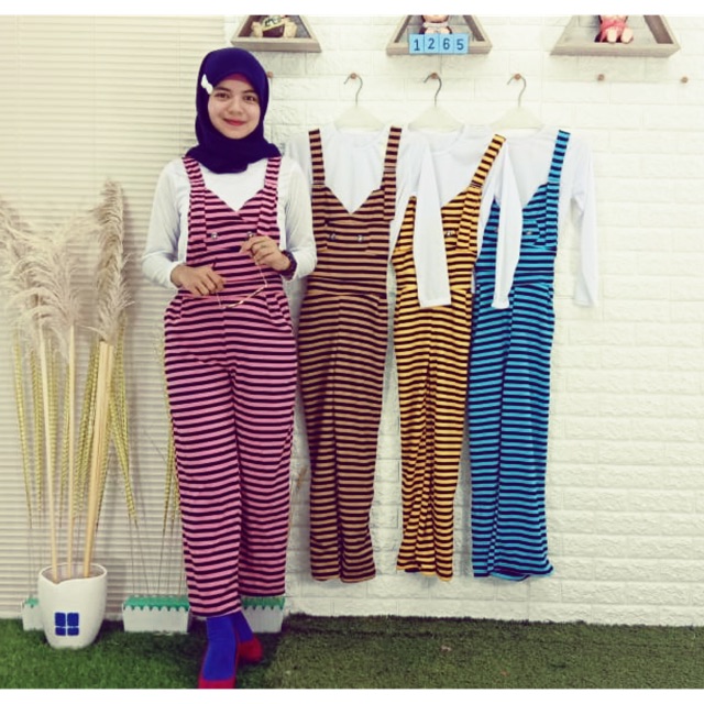 Overall celana kulot dengan dalaman