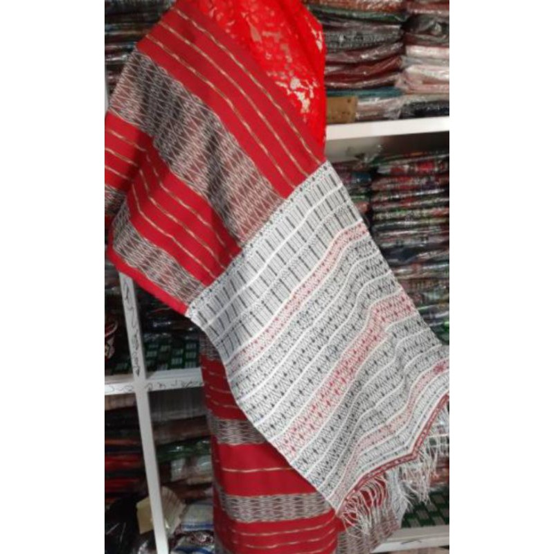 Pucca Toba kombinasi songket Tarutung