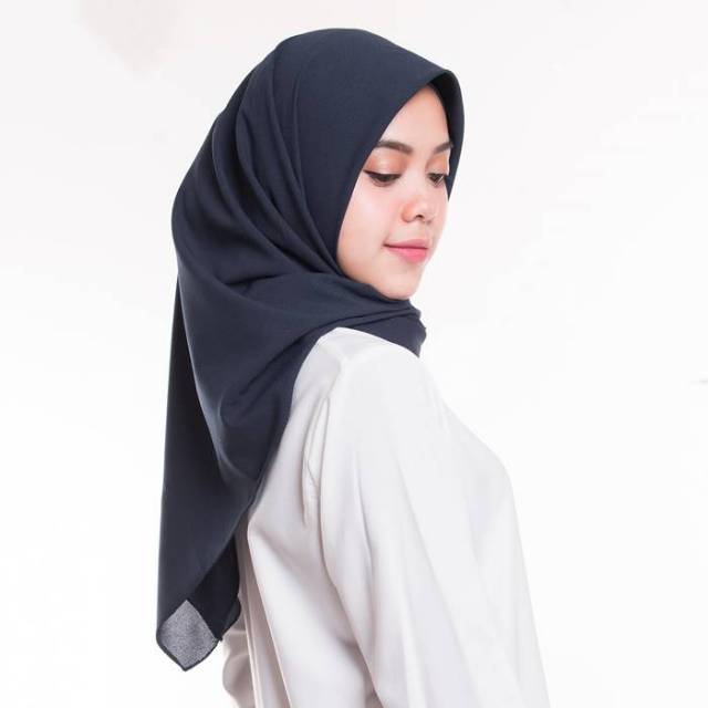Hijab Aqila fashion phasmina Wollycrape
