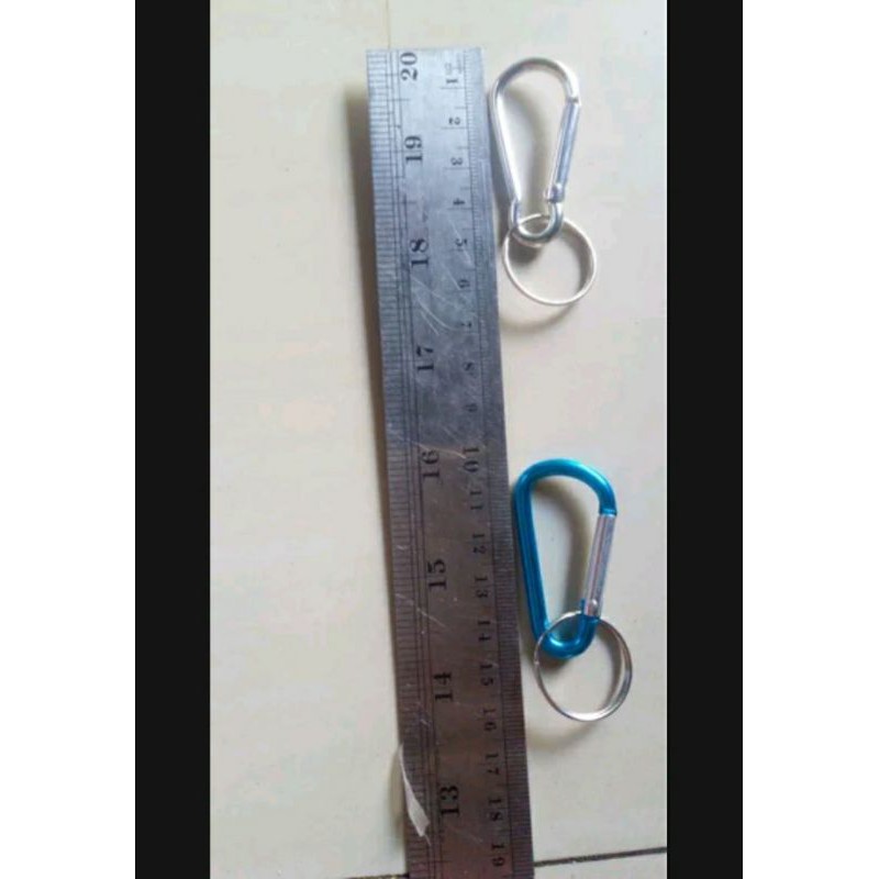 Gantungan Kunci Carabiner