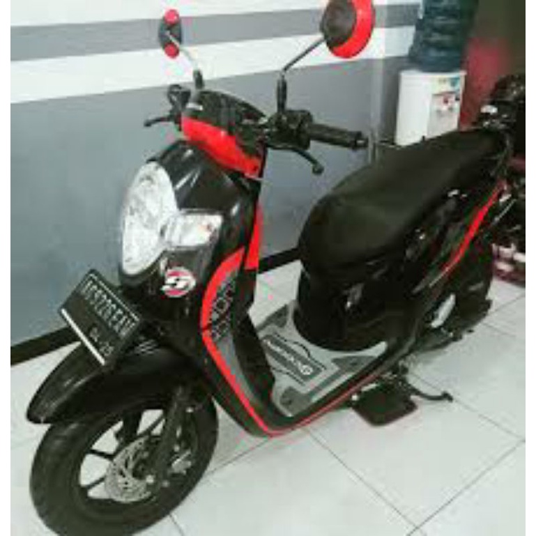 COVER BODY BELAKANG HONDA SCOOPY FI 2017 2018 2019 HITAM/ KEMPOLAN / MOTOR HONDA SCOOPY/ MERK WIN