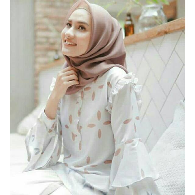 Selena Blouse by Wearing Klamby