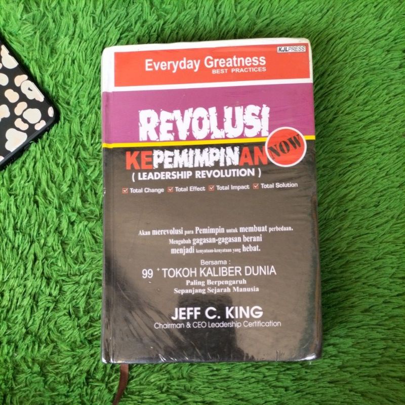 BUKU MOTIVASI REVOLUSI KEPEMIMPINAN