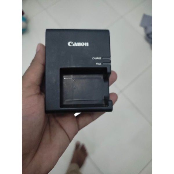 charger ori canon 1200d