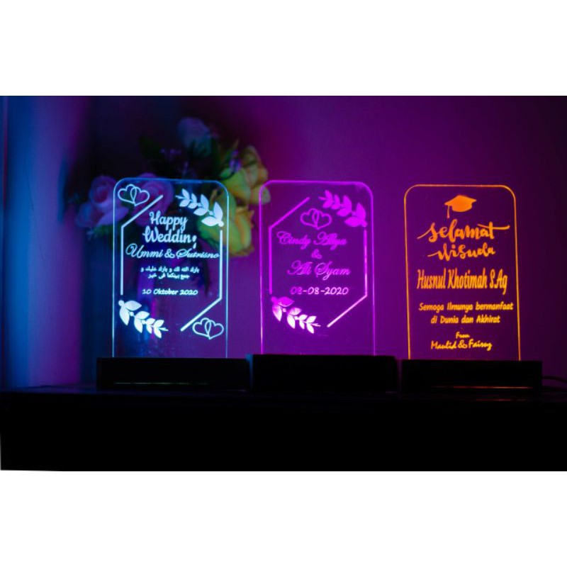 custom hadiah kado wisuda lampu akrilik