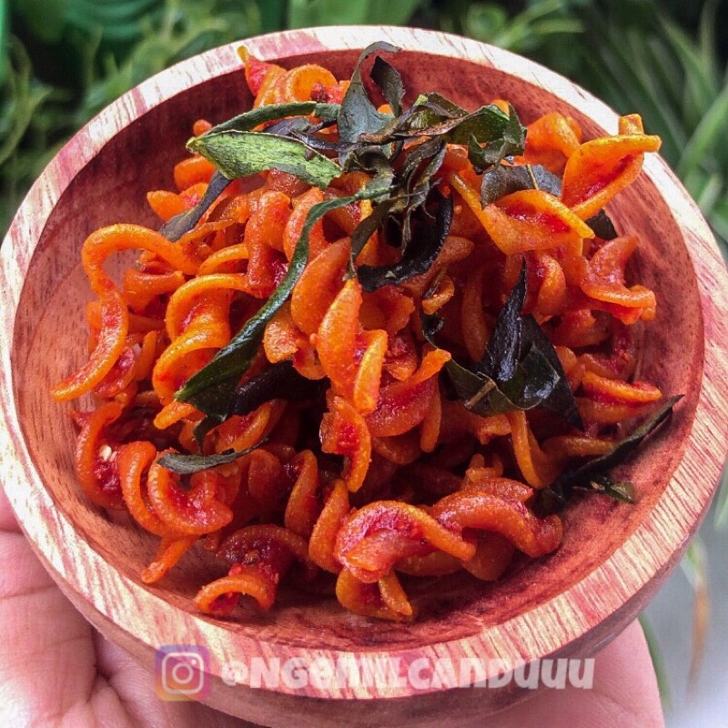 

MAKARONI SPIRAL DENGAN DAUN JERUK PEDAS MANTAP!!!