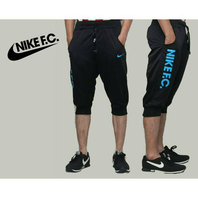 Celana Jogger Bawah Lutut