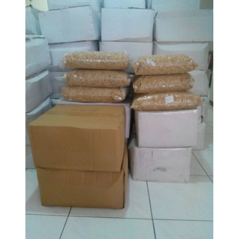 

KACANG METE MENIR GRADE 1