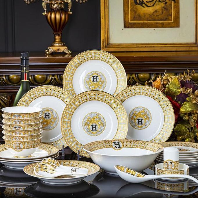 +++++] PIRING MAKAN HERMES SET KERAMIK ISI 28 / HAMPERS KADO RUMAH BARU