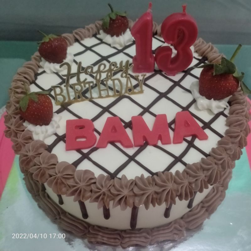 

Kue Ulang Tahun Cokelat Strawberry Cerry Birthday Cake Choco Strawberry Cerry