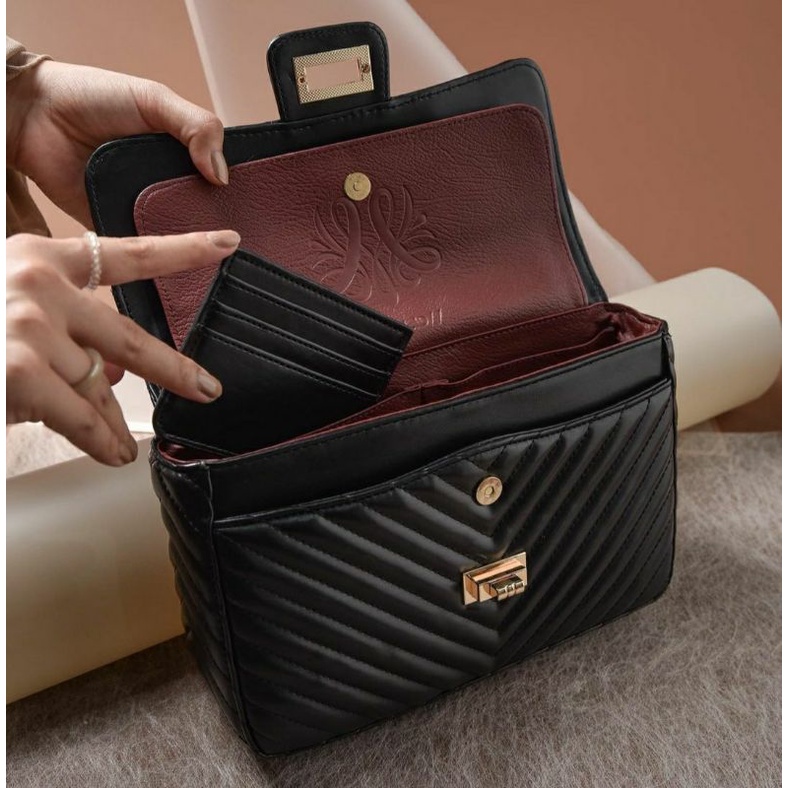 Boston Chevron Black HeyLocal