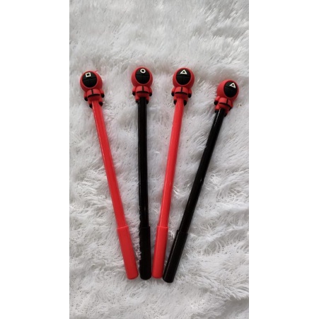 

Pulpen Squit Game Pen Gel Tinta Hitam 0.38 MM