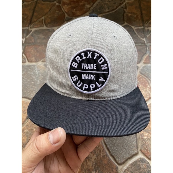 topi brixton