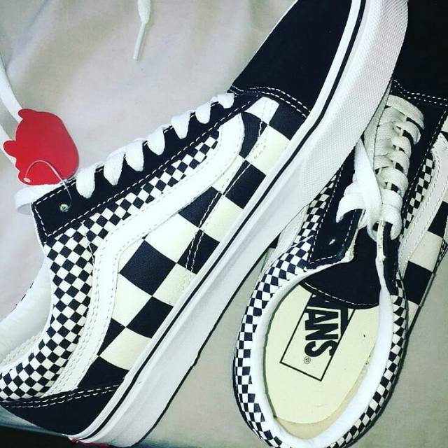 Sepatu converse all star motif