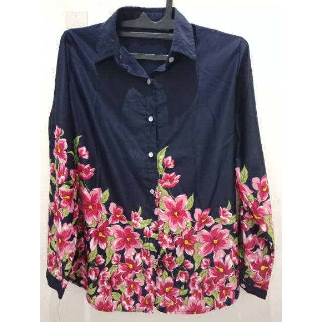 Pl kemeja navy bunga