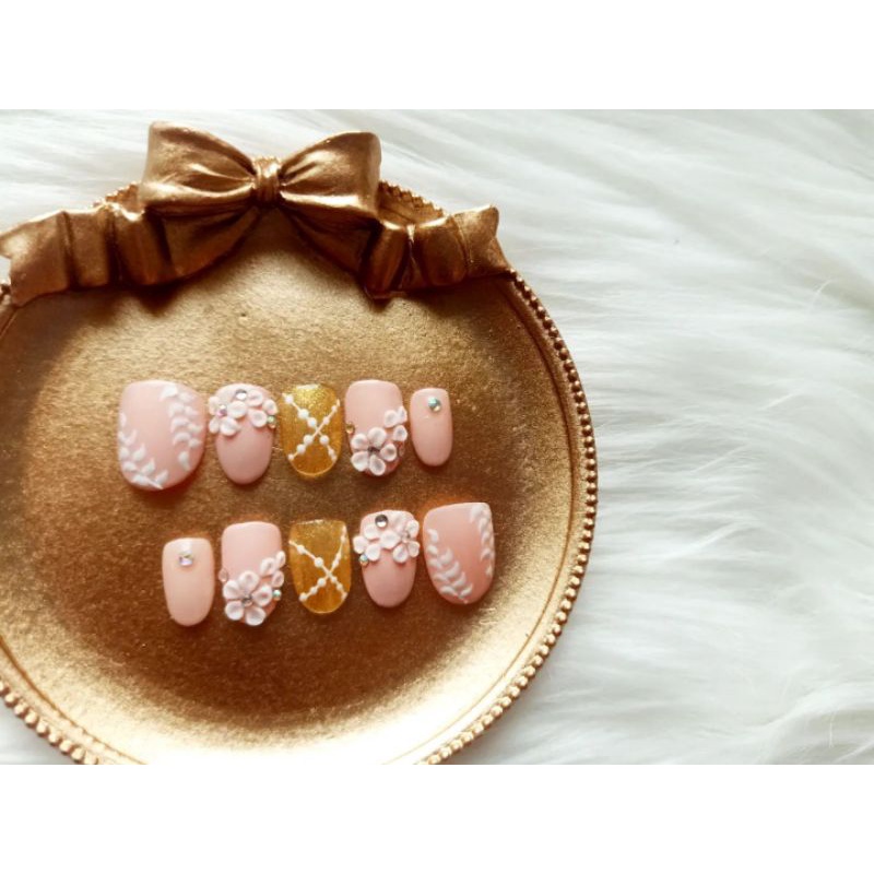 Custom fake nails wedding