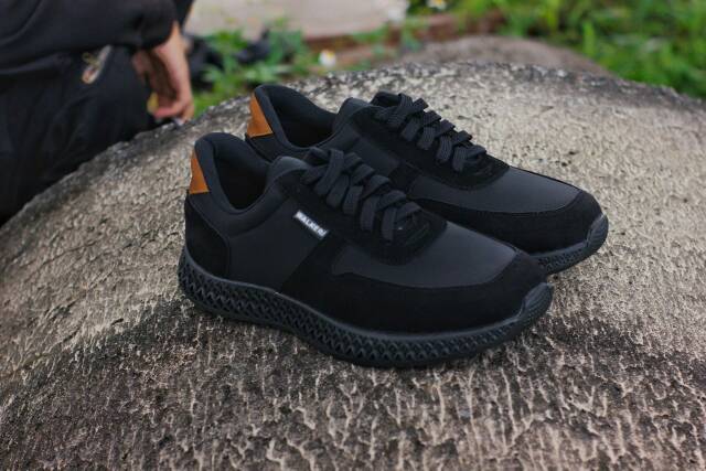 Sepatu Sneakers Casual Pria Walkers Alphabounce Casual Pria Jalan Santai Nongkrong Gaya Kuliahan