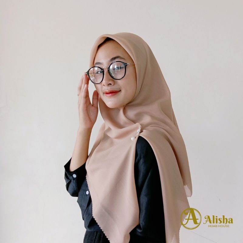 Kerudung Hijab Segi Empat Bella Square Lasercut by Alisha Hijab