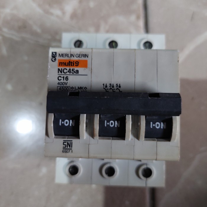 mcb3p merlin gerin 16a.