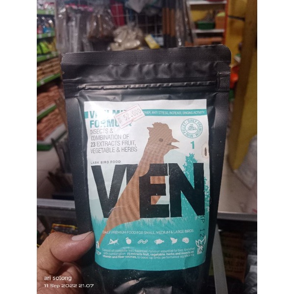 VIEN daily premium food for small, medium, and large birds