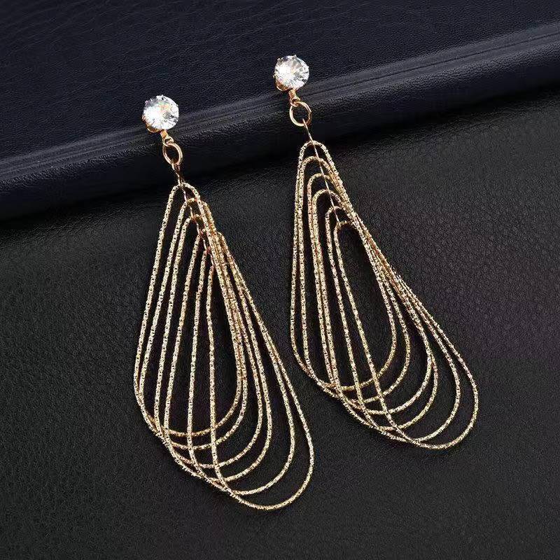 Anting Panjang Gaya Fashion