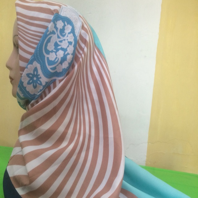 Hijab satin motif