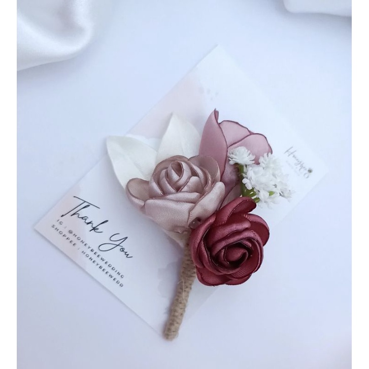 BOUTONNIERE MAWAR KECIL 3 KUNTUM / PIN JAS / BUNGA JAS PENGANTIN MURAH