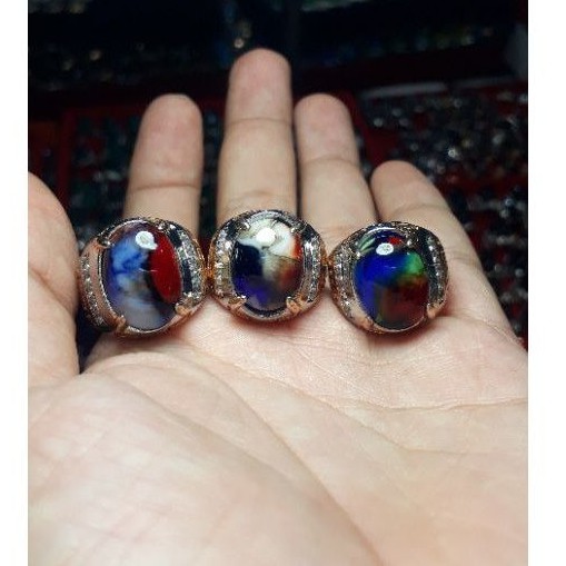 Batu akik pancawarna rubah Indonedia.