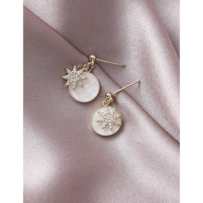 LRC Anting Tusuk Fashion Golden Snowflake Cutout Round Stud Earrings With Diamonds D71065