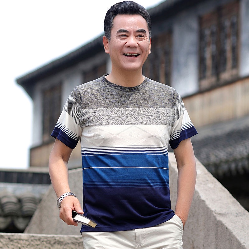 Pakaian musim panas ayah sutra es baju lengan pendek laki-laki usia tengah dan orang tua berdiri ker