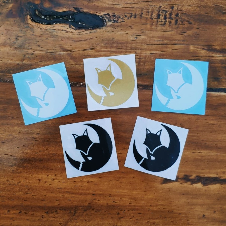 

Sticker Pack WFP - 2 Putih 2 Hitam Emas
