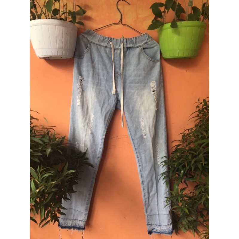 preloved ripped jeans