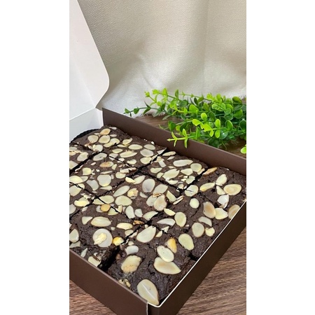 

Almond Brownies