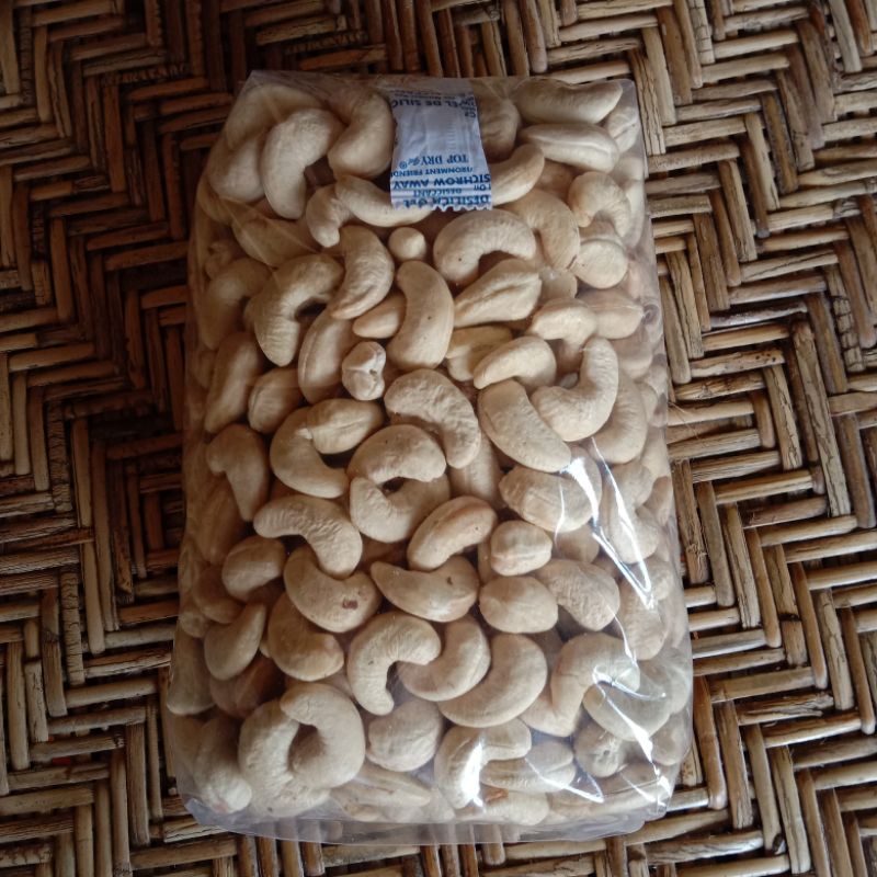 

kacang mede utuh