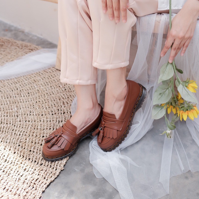 CASSIE DOKMART 1 - Sepatu wanita / Docmart wanita / thethingscorner  Loafers