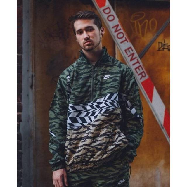 Nike Vaporwave Swoosh Half Zip Jacket Olive Camo / cagoule not tracktop Hoodie