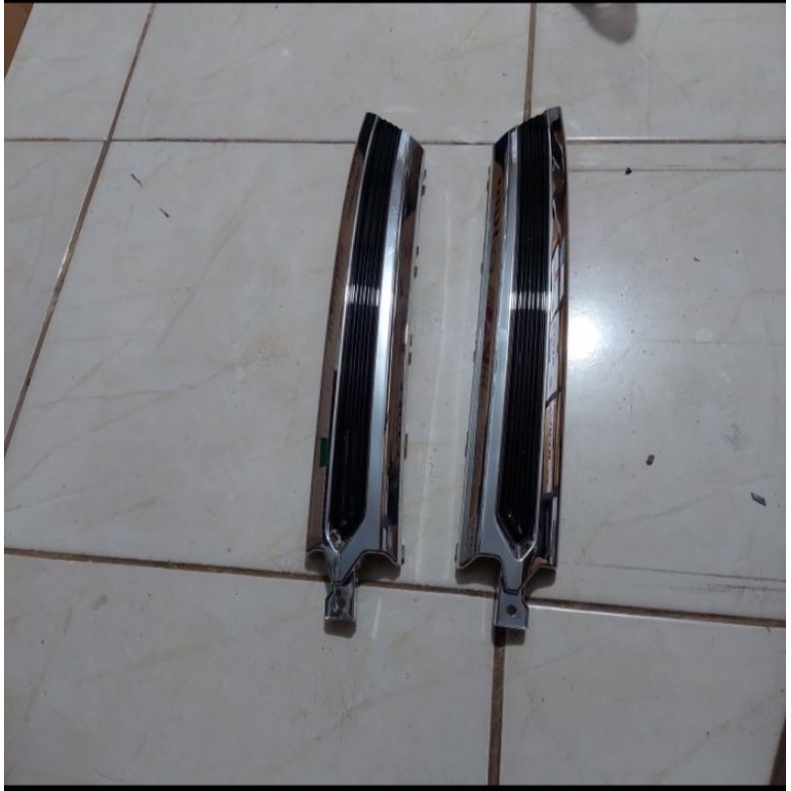 List Grill Ertiga 2022 Set Kanan Kiri Original