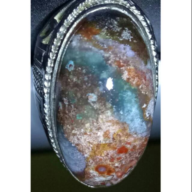 Akik pancawarna mojokerto